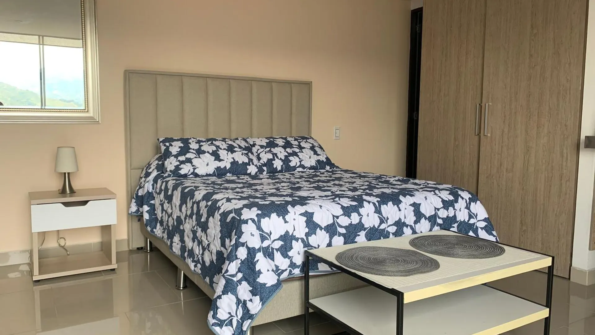 Apartamento Poblado Frontera Medellín 0*,  Colombia